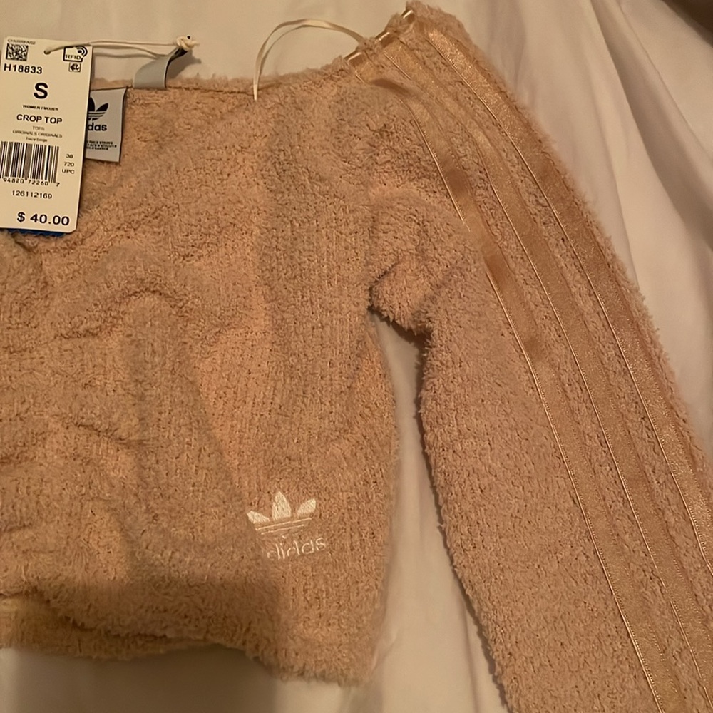 Adidas long sleeve fuzzy crop - Picture 3 of 4